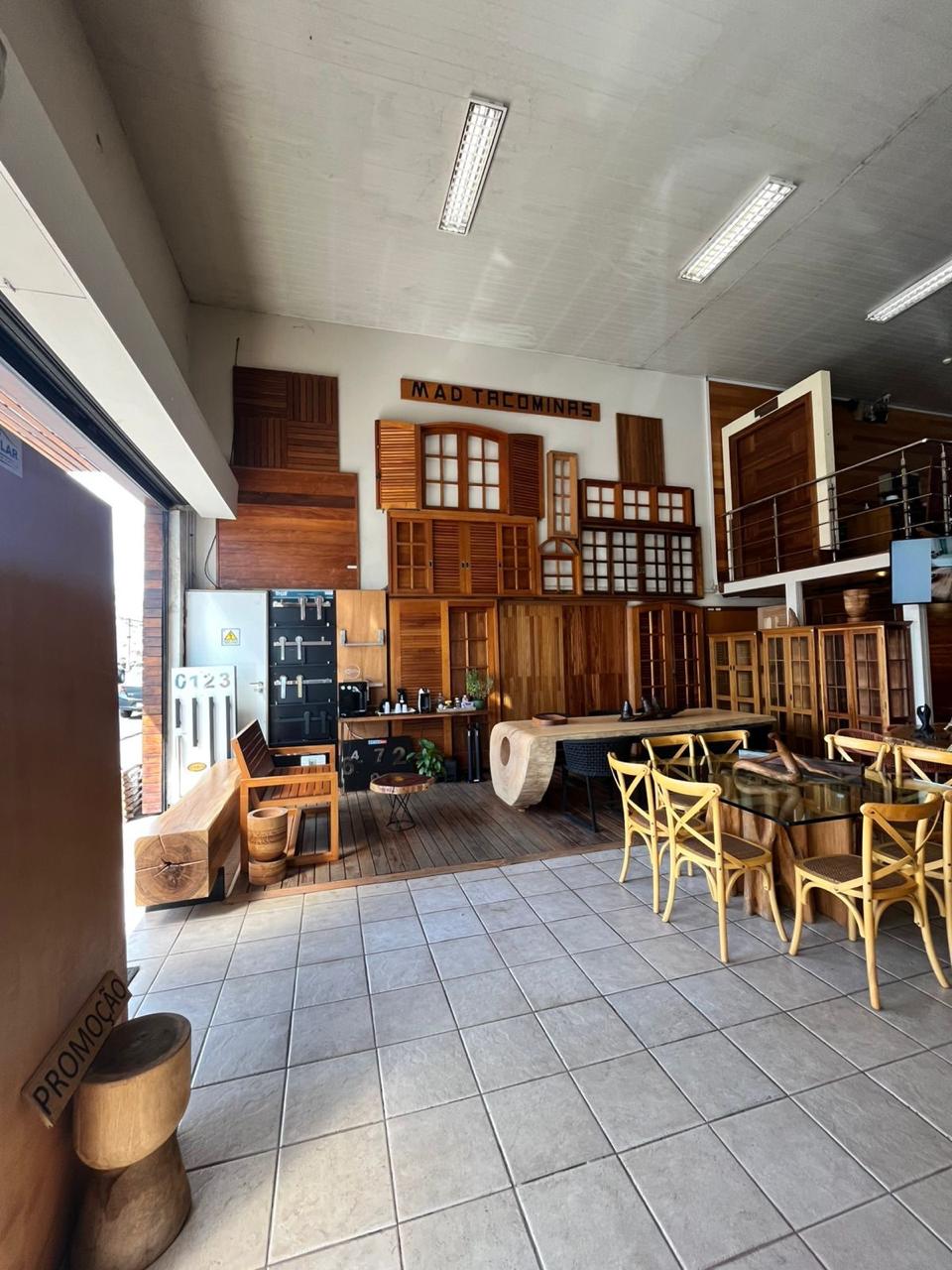 Showroom A Tacominas — área de portas